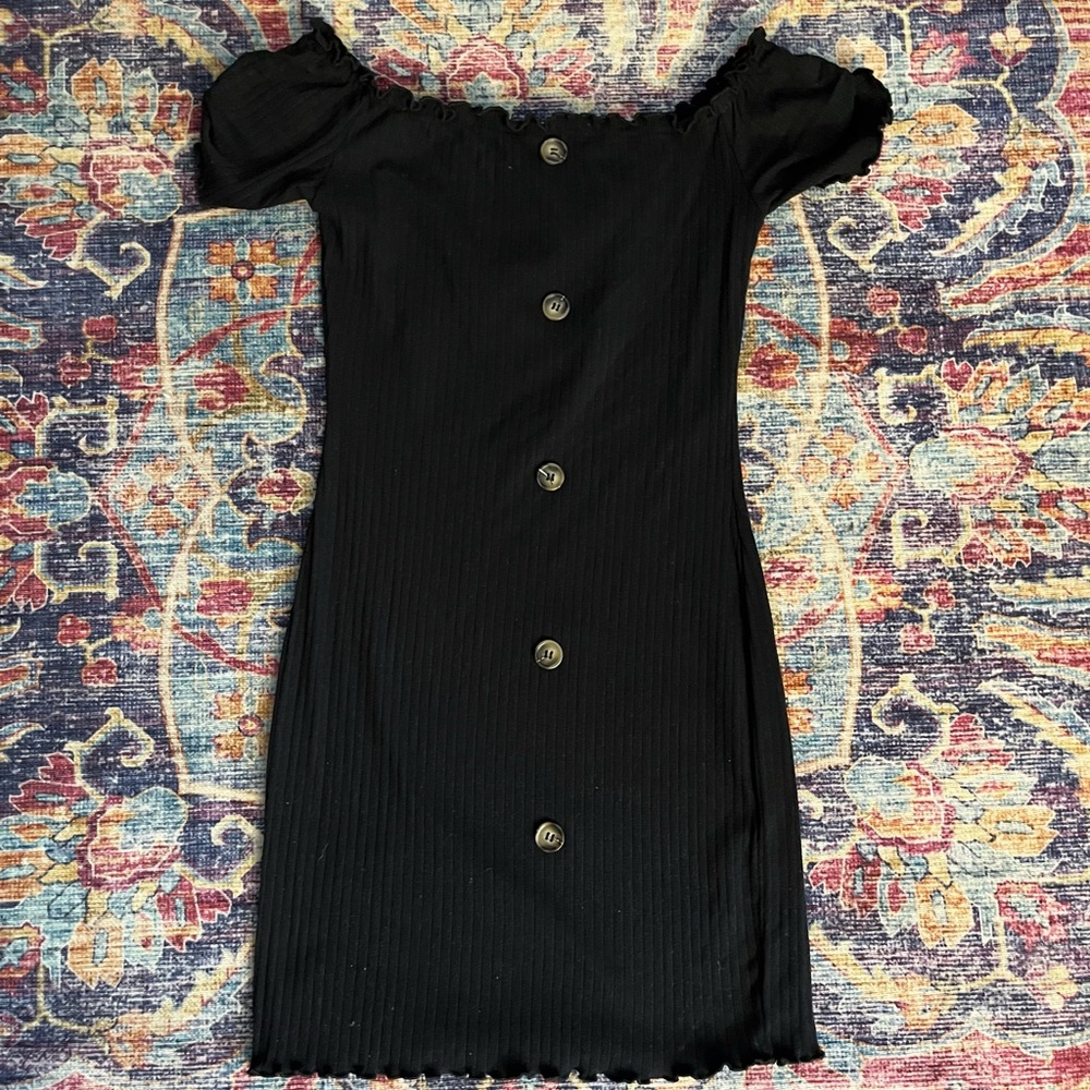Black On or Off-Shoulder Dress with Buttons. Womens or Juniors Small